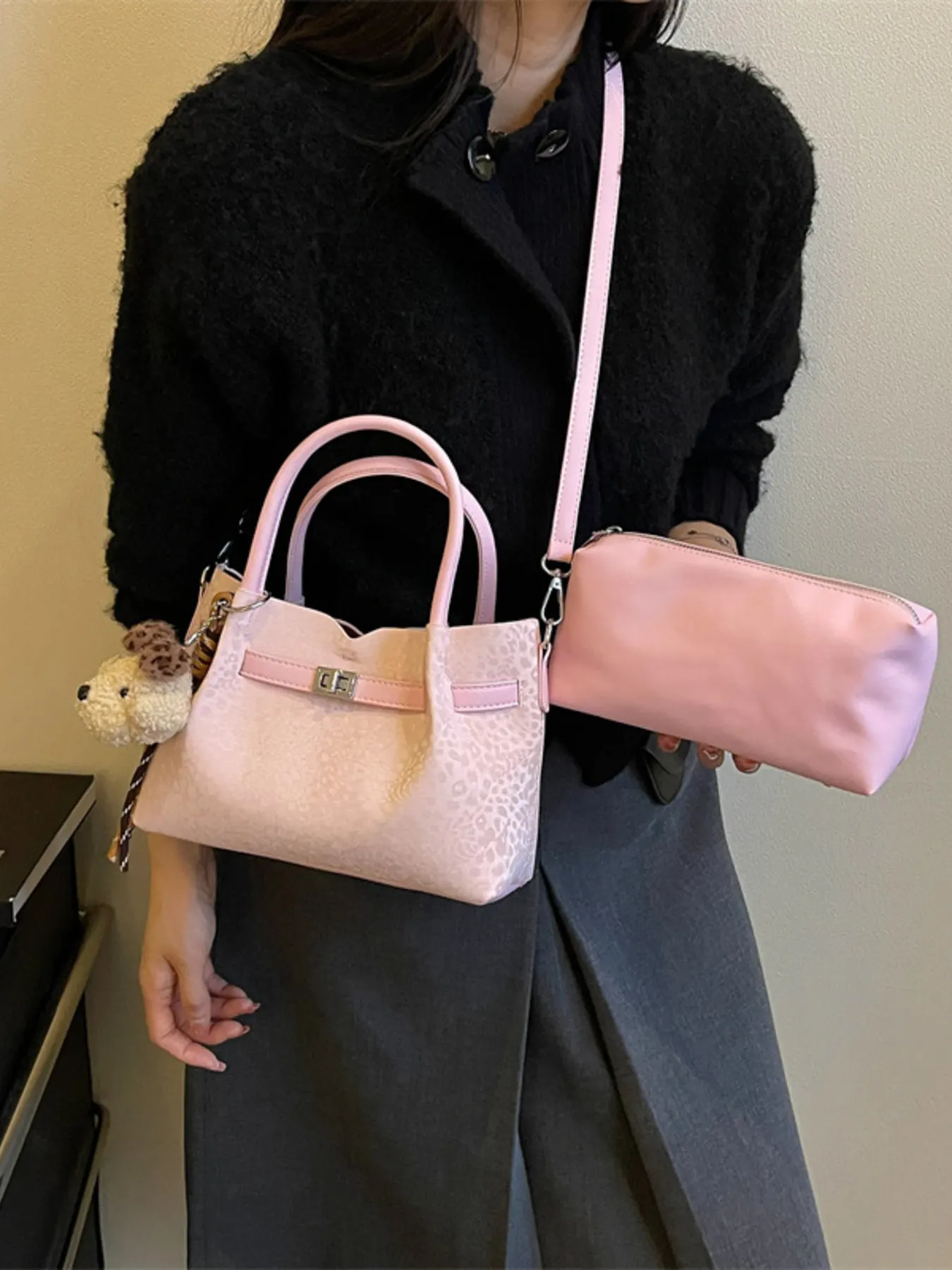 Leopard Buckle Detail Crossbody Bag